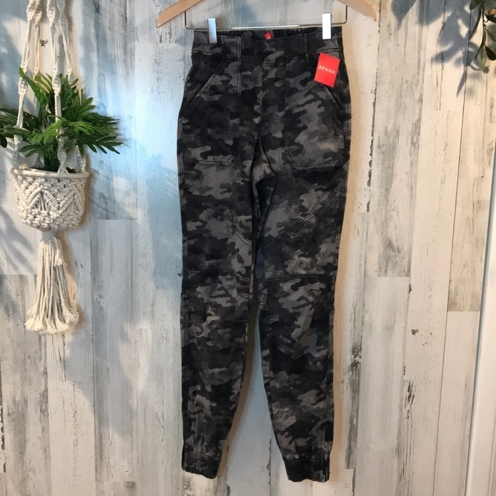 NWT Spanx Stretch Twill Cargo Jogger